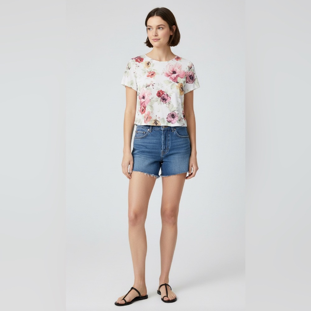(#169)LIVE IN THE MOMENT Floral T-Shirt